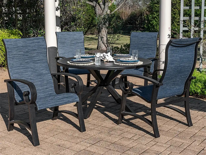 Juego de comedor de 5 piezas Solstice de aluminio bronce envejecido con textilene (mesa de 52