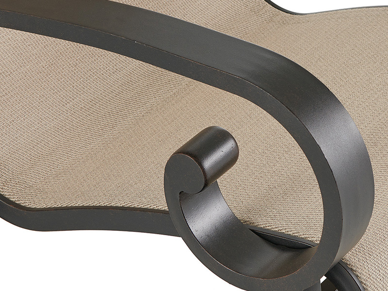 Silla de comedor Solstice de aluminio bronce envejecido con textilene